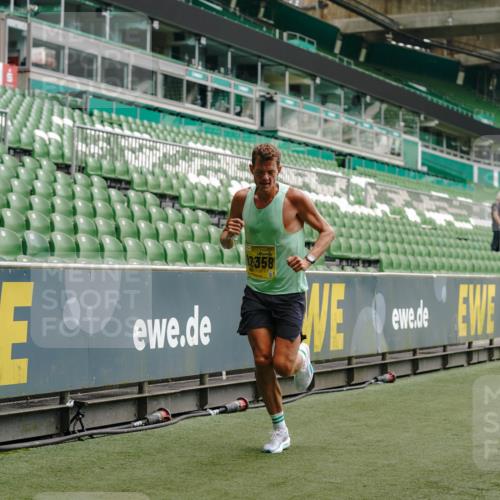 13.09.2026 - 21. swb-Marathon Bremen Michael Burmester http://msf.ph/oto/10428300 13.09.2026 10:19:34 Laufen im Stadion 10366, 10475, 10994, 11197, 11418, 11481, 11512, 11652, 12358, 12413, 13505, 13530, 13533, 13534, 13536, 13540, 13541, 13543, 13550, 13554, 13560, 13564, 13571, 13573, 13581, 13582, 13599, 13601, 13602, 13605, 13610, 13618, 13622, 13632, 13633, 13638, 13639, 13643, 10597, 12272, 13501, 13515, 13517, 13525, 13542, 13547, 13567, 13623, 13627, 13635 meine-sportfotos.de