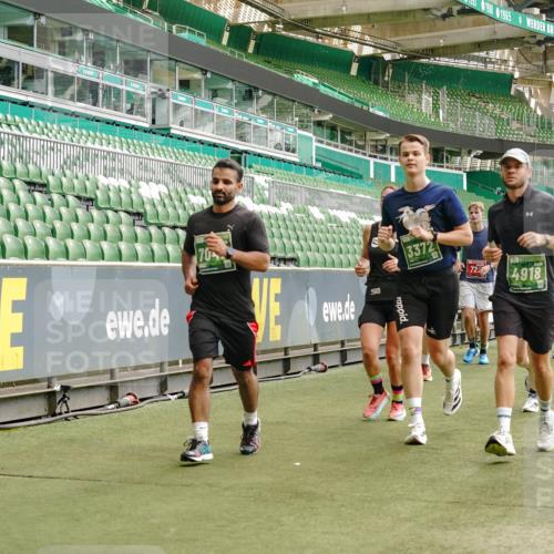 13.09.2026 - 21. swb-Marathon Bremen Michael Burmester http://msf.ph/oto/10428305 13.09.2026 13:02:53 Laufen im Stadion 150, 488, 531, 596, 722, 725, 762, 930, 936, 940, 946, 1006, 1014, 1067, 1163, 1250, 1436, 1458, 1460, 1611, 1771, 1896, 2033, 2047, 2062, 2223, 2276, 2292, 2345, 2364, 2378, 2421, 2434, 2513, 2625, 2638, 2666, 2668, 2779, 2900, 2934, 2977, 2987, 3013, 3044, 3114, 3135, 3163, 3164, 3187, 3248, 3258, 3294, 3334, 3360, 3392, 3402, 3460, 3496, 3510, 3527, 3576, 3585, 3597, 3603, 3618, 3667, 3721, 3806, 3846, 3852, 3859, 3893, 3938, 3970, 3983, 4000, 4077, 4133, 4506, 4558 meine-sportfotos.de