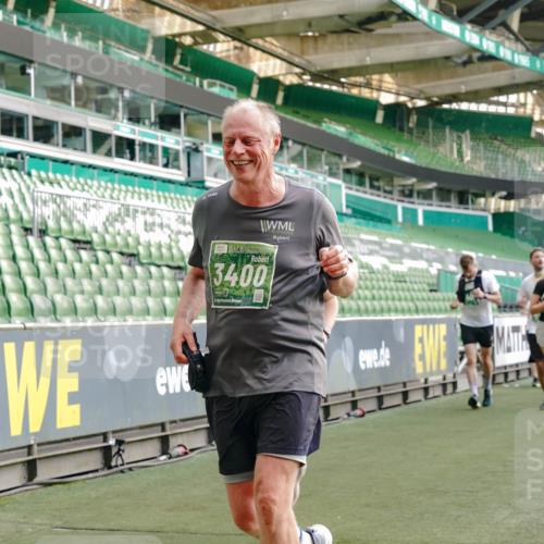 13.09.2026 - 21. swb-Marathon Bremen Michael Burmester http://msf.ph/oto/10428361 13.09.2026 13:26:20 Laufen im Stadion 186, 202, 213, 364, 390, 505, 530, 543, 645, 815, 818, 833, 966, 1077, 1283, 1410, 1443, 1459, 1473, 1487, 1504, 1530, 1561, 1618, 1700, 1744, 1828, 1830, 1953, 2058, 2059, 2271, 2273, 2298, 2308, 2309, 2354, 2382, 2384, 2388, 2404, 2428, 2506, 2508, 2542, 2558, 2576, 2582, 2591, 2592, 2656, 2675, 2748, 2752, 2762, 2817, 2833, 2878, 2896, 2965, 2970, 2981, 3005, 3047, 3050, 3062, 3084, 3097, 3142, 3172, 3211, 3259, 3329, 3359, 3390, 3433, 3540, 3629, 3756 meine-sportfotos.de