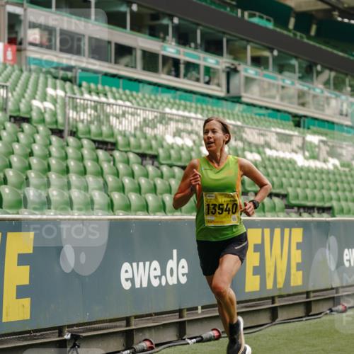 13.09.2026 - 21. swb-Marathon Bremen Michael Burmester http://msf.ph/oto/10428412 13.09.2026 10:19:39 Laufen im Stadion 10366, 10475, 10994, 11176, 11197, 11418, 11481, 11512, 11652, 12358, 12413, 13505, 13530, 13533, 13534, 13536, 13540, 13541, 13543, 13550, 13558, 13560, 13564, 13573, 13581, 13582, 13588, 13599, 13601, 13605, 13610, 13618, 13622, 13632, 13633, 13638, 13639, 13643, 10597, 12272, 13501, 13510, 13515, 13517, 13525, 13542, 13547, 13567, 13579, 13623, 13627, 13635 meine-sportfotos.de