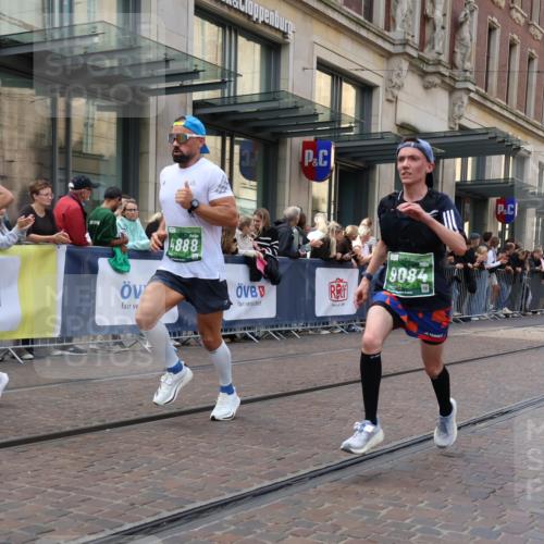 13.09.2026 - 21. swb-Marathon Bremen Strokosch-Dieckow http://msf.ph/oto/10428428 13.09.2026 13:08:19 Ziel 339, 715, 3110, 3276, 4033, 4082, 4888, 5377, 5424, 6842, 7064, 7121, 8555, 9084, 9240, 9411, 9702, 678, 1335, 1696, 2098, 2266, 2844, 3808, 4247, 5594, 6692, 8655, 9582, 13091 meine-sportfotos.de