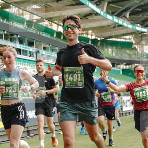 13.09.2026 - 21. swb-Marathon Bremen Michael Burmester http://msf.ph/oto/10428430 13.09.2026 13:02:55 Laufen im Stadion 150, 488, 531, 596, 722, 725, 762, 930, 936, 940, 946, 1006, 1014, 1067, 1163, 1250, 1436, 1458, 1460, 1611, 1771, 2033, 2047, 2062, 2223, 2276, 2292, 2345, 2364, 2378, 2421, 2434, 2513, 2625, 2638, 2666, 2668, 2779, 2900, 2934, 2977, 2987, 3013, 3044, 3114, 3135, 3163, 3164, 3187, 3248, 3258, 3294, 3334, 3360, 3392, 3402, 3460, 3496, 3510, 3527, 3576, 3585, 3597, 3603, 3618, 3667, 3721, 3806, 3846, 3852, 3859, 3893, 3938, 3970, 3983, 4000, 4077, 4133, 4506, 4558 meine-sportfotos.de
