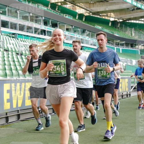 13.09.2026 - 21. swb-Marathon Bremen Michael Burmester http://msf.ph/oto/10428451 13.09.2026 13:26:25 Laufen im Stadion 186, 202, 213, 364, 390, 530, 543, 645, 815, 818, 833, 966, 1077, 1283, 1410, 1443, 1459, 1473, 1487, 1504, 1530, 1561, 1618, 1700, 1744, 1828, 1830, 1953, 2058, 2059, 2271, 2273, 2298, 2308, 2309, 2354, 2382, 2384, 2388, 2404, 2428, 2506, 2507, 2508, 2542, 2558, 2576, 2582, 2591, 2592, 2656, 2675, 2748, 2752, 2762, 2817, 2833, 2875, 2878, 2896, 2965, 2970, 2981, 3005, 3047, 3050, 3062, 3084, 3097, 3142, 3172, 3259, 3329, 3359, 3390, 3433, 3540, 3629, 3756 meine-sportfotos.de