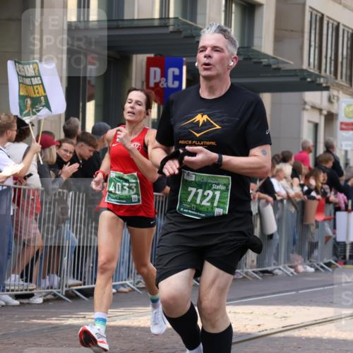 13.09.2026 - 21. swb-Marathon Bremen Strokosch-Dieckow http://msf.ph/oto/10428554 13.09.2026 13:08:25 Ziel 715, 3110, 3276, 3330, 4033, 4888, 5377, 5517, 5696, 6842, 6906, 7064, 7121, 8555, 9084, 9240, 9411, 9702, 9867, 9906, 9911, 339, 678, 1335, 1696, 2098, 2266, 2844, 3808, 4082, 4247, 5424, 5594, 8655, 9582 meine-sportfotos.de