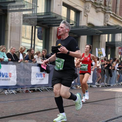13.09.2026 - 21. swb-Marathon Bremen Strokosch-Dieckow http://msf.ph/oto/10428582 13.09.2026 13:08:26 Ziel 715, 3110, 3276, 3330, 4033, 4888, 5377, 5517, 5696, 6842, 6906, 7064, 7121, 8555, 9084, 9240, 9411, 9702, 9867, 9906, 9911, 339, 678, 1335, 1696, 2098, 2266, 2844, 3808, 4082, 4247, 4888, 5424, 5594, 8655, 9084, 9582 meine-sportfotos.de