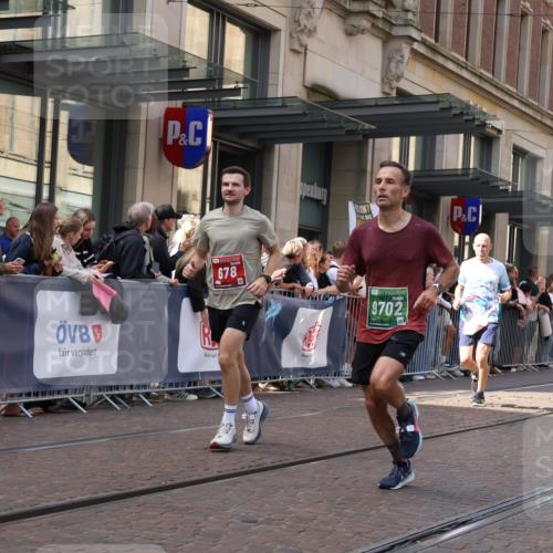 13.09.2026 - 21. swb-Marathon Bremen Strokosch-Dieckow http://msf.ph/oto/10428650 13.09.2026 13:08:30 Ziel 715, 1925, 3110, 3276, 3330, 4033, 5377, 5517, 5636, 5696, 6842, 6906, 7064, 7121, 8555, 9240, 9411, 9702, 9867, 9906, 9911, 339, 678, 1335, 1696, 2098, 2266, 3808, 4082, 4247, 4888, 5424, 5594, 8655, 9084, 9582 meine-sportfotos.de