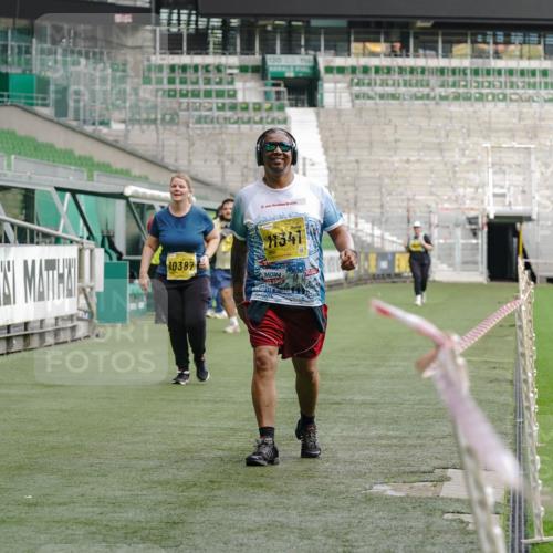 13.09.2026 - 21. swb-Marathon Bremen Michael Burmester http://msf.ph/oto/10428656 13.09.2026 10:54:49 Laufen im Stadion 12163, 10387, 10533, 10534, 10573, 10627, 10650, 10967, 10968, 11025, 11161, 11195, 11266, 11341, 11352, 11496, 11538, 11807, 12377, 12408, 12535, 12546 meine-sportfotos.de