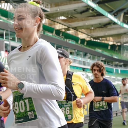 13.09.2026 - 21. swb-Marathon Bremen Michael Burmester http://msf.ph/oto/10428660 13.09.2026 13:26:32 Laufen im Stadion 186, 202, 364, 390, 530, 543, 645, 815, 818, 833, 966, 1077, 1283, 1410, 1412, 1443, 1459, 1473, 1487, 1504, 1530, 1561, 1618, 1700, 1744, 1828, 1830, 1953, 1961, 2058, 2059, 2273, 2298, 2308, 2309, 2354, 2382, 2384, 2388, 2404, 2428, 2507, 2508, 2542, 2558, 2576, 2582, 2591, 2592, 2656, 2675, 2725, 2748, 2752, 2762, 2817, 2875, 2878, 2896, 2923, 2965, 2970, 2981, 3045, 3047, 3050, 3062, 3084, 3097, 3142, 3172, 3184, 3259, 3329, 3359, 3433, 3540, 3592, 3629, 3756 meine-sportfotos.de