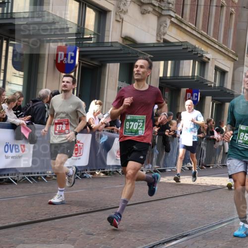 13.09.2026 - 21. swb-Marathon Bremen Strokosch-Dieckow http://msf.ph/oto/10428662 13.09.2026 13:08:30 Ziel 715, 1925, 3110, 3276, 3330, 4033, 5377, 5517, 5636, 5696, 6842, 6906, 7064, 7121, 8555, 9240, 9411, 9702, 9867, 9906, 9911, 339, 678, 1335, 1696, 2098, 2266, 3808, 4082, 4247, 4888, 5424, 5594, 8655, 9084, 9582 meine-sportfotos.de
