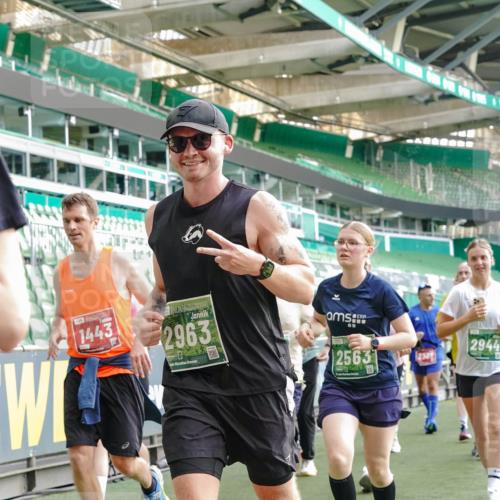 13.09.2026 - 21. swb-Marathon Bremen Michael Burmester http://msf.ph/oto/10428705 13.09.2026 13:26:34 Laufen im Stadion 186, 202, 364, 390, 530, 543, 645, 815, 818, 833, 966, 1077, 1283, 1410, 1412, 1443, 1459, 1473, 1487, 1504, 1530, 1561, 1608, 1618, 1700, 1744, 1828, 1830, 1953, 1961, 2058, 2059, 2273, 2298, 2308, 2309, 2354, 2382, 2384, 2388, 2404, 2428, 2507, 2508, 2542, 2558, 2576, 2582, 2591, 2592, 2656, 2675, 2725, 2748, 2752, 2762, 2817, 2875, 2878, 2896, 2923, 2965, 2970, 2981, 3045, 3047, 3050, 3062, 3073, 3084, 3097, 3142, 3172, 3184, 3259, 3329, 3359, 3433, 3540, 3592, 3629, 3756 meine-sportfotos.de