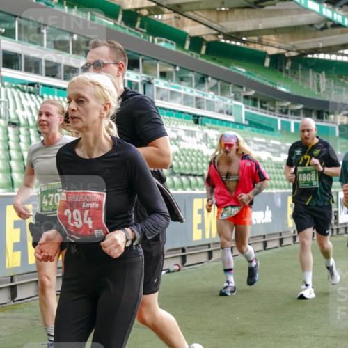 13.09.2026 - 21. swb-Marathon Bremen Michael Burmester http://msf.ph/oto/10428801 13.09.2026 13:26:37 Laufen im Stadion 186, 202, 364, 390, 530, 543, 645, 815, 818, 833, 966, 1077, 1283, 1410, 1412, 1443, 1459, 1473, 1487, 1530, 1561, 1608, 1618, 1700, 1744, 1828, 1953, 1961, 2058, 2059, 2273, 2298, 2308, 2309, 2354, 2382, 2384, 2388, 2404, 2428, 2507, 2508, 2542, 2558, 2576, 2582, 2591, 2592, 2656, 2675, 2725, 2748, 2752, 2762, 2817, 2875, 2878, 2896, 2923, 2965, 2970, 2981, 3045, 3047, 3050, 3062, 3073, 3084, 3097, 3172, 3184, 3259, 3329, 3359, 3433, 3540, 3592, 3629, 3756 meine-sportfotos.de