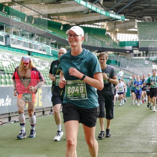 13.09.2026 - 21. swb-Marathon Bremen Michael Burmester http://msf.ph/oto/10428810 13.09.2026 13:26:38 Laufen im Stadion 186, 202, 364, 390, 530, 543, 645, 815, 818, 833, 966, 1077, 1283, 1410, 1412, 1443, 1459, 1473, 1487, 1530, 1561, 1608, 1618, 1700, 1744, 1828, 1953, 1961, 2058, 2059, 2273, 2298, 2308, 2309, 2354, 2382, 2384, 2388, 2404, 2428, 2507, 2508, 2542, 2558, 2576, 2582, 2591, 2592, 2656, 2675, 2725, 2748, 2752, 2762, 2817, 2875, 2878, 2896, 2923, 2965, 2970, 2981, 3045, 3047, 3050, 3062, 3073, 3084, 3097, 3172, 3184, 3259, 3329, 3359, 3433, 3540, 3592, 3629, 3756 meine-sportfotos.de