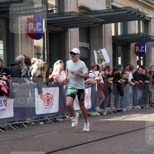 13.09.2026 - 21. swb-Marathon Bremen Strokosch-Dieckow http://msf.ph/oto/10428822 13.09.2026 13:08:36 Ziel 1925, 2287, 3110, 3276, 3330, 4033, 4384, 5377, 5517, 5636, 5696, 6842, 6906, 7121, 7262, 8120, 8555, 9240, 9411, 9702, 9867, 9906, 9911, 339, 678, 715, 1335, 1696, 3276, 4082, 4247, 4888, 5424, 6842, 7064, 7121, 8655, 9084, 9582 meine-sportfotos.de