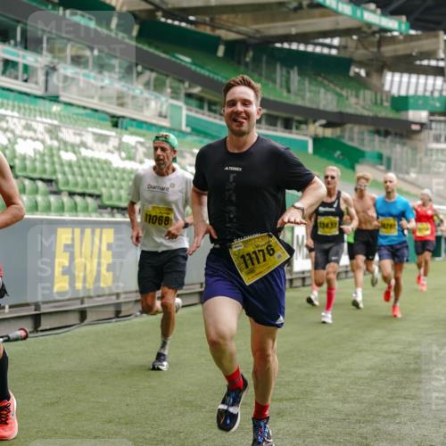 13.09.2026 - 21. swb-Marathon Bremen Michael Burmester http://msf.ph/oto/10428849 13.09.2026 10:19:56 Laufen im Stadion 10261, 10262, 10366, 10475, 10818, 10994, 11067, 11068, 11176, 11197, 11418, 11481, 11512, 11652, 11964, 12324, 12358, 12413, 12540, 13505, 13530, 13533, 13534, 13536, 13540, 13541, 13550, 13558, 13560, 13564, 13573, 13581, 13583, 13588, 13590, 13599, 13601, 13605, 13610, 13618, 13619, 13622, 13632, 13633, 13637, 13638, 13639, 10597, 12272, 13501, 13510, 13515, 13517, 13542, 13547, 13567, 13579, 13623, 13627, 13635 meine-sportfotos.de