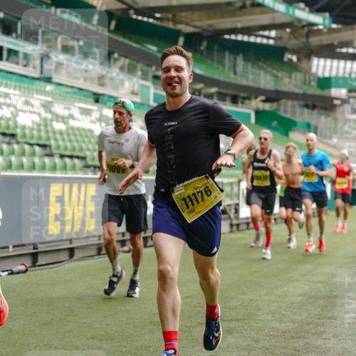 13.09.2026 - 21. swb-Marathon Bremen Michael Burmester http://msf.ph/oto/10428856 13.09.2026 10:19:56 Laufen im Stadion 10261, 10262, 10366, 10475, 10818, 10994, 11067, 11068, 11176, 11197, 11418, 11481, 11512, 11652, 11964, 12324, 12358, 12413, 12540, 13505, 13530, 13533, 13534, 13536, 13540, 13541, 13550, 13558, 13560, 13564, 13573, 13581, 13583, 13588, 13590, 13599, 13601, 13605, 13610, 13618, 13619, 13622, 13632, 13633, 13637, 13638, 13639, 10597, 12272, 13501, 13510, 13515, 13517, 13542, 13547, 13567, 13579, 13623, 13627, 13635 meine-sportfotos.de