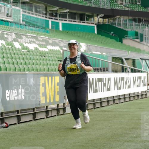13.09.2026 - 21. swb-Marathon Bremen Michael Burmester http://msf.ph/oto/10428864 13.09.2026 10:55:13 Laufen im Stadion 12163, 10387, 10533, 10534, 10573, 10650, 10967, 10968, 11017, 11025, 11161, 11195, 11341, 11352, 11444, 11496, 11538, 11807, 12377, 12408, 12535, 12546 meine-sportfotos.de