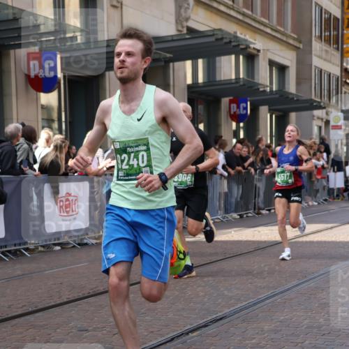 13.09.2026 - 21. swb-Marathon Bremen Strokosch-Dieckow http://msf.ph/oto/10428865 13.09.2026 13:08:38 Ziel 1925, 2287, 2291, 3110, 3330, 4384, 5377, 5517, 5636, 5696, 6906, 7262, 8120, 8555, 8830, 9240, 9411, 9702, 9867, 9906, 9911, 339, 678, 715, 1335, 1696, 3276, 4033, 4082, 4247, 4888, 5377, 5424, 6842, 7064, 7121, 8655, 9084, 9582 meine-sportfotos.de