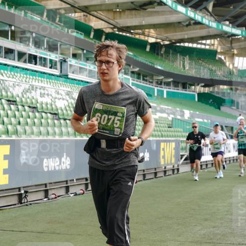 13.09.2026 - 21. swb-Marathon Bremen Michael Burmester http://msf.ph/oto/10428882 13.09.2026 13:26:40 Laufen im Stadion 186, 202, 364, 390, 530, 543, 645, 815, 818, 833, 966, 1077, 1283, 1410, 1412, 1443, 1459, 1473, 1487, 1530, 1561, 1608, 1618, 1700, 1744, 1828, 1953, 1961, 2058, 2059, 2273, 2298, 2308, 2309, 2382, 2384, 2388, 2404, 2428, 2507, 2508, 2542, 2558, 2576, 2582, 2591, 2592, 2656, 2675, 2725, 2748, 2752, 2762, 2817, 2875, 2878, 2923, 2965, 2970, 2981, 3045, 3047, 3050, 3062, 3073, 3084, 3097, 3172, 3184, 3259, 3329, 3359, 3433, 3540, 3592, 3629, 3756 meine-sportfotos.de
