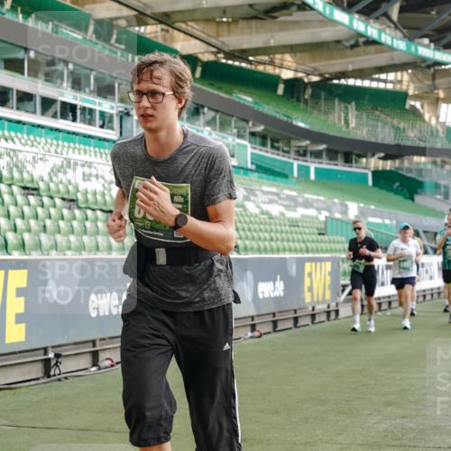 13.09.2026 - 21. swb-Marathon Bremen Michael Burmester http://msf.ph/oto/10428899 13.09.2026 13:26:40 Laufen im Stadion 186, 202, 364, 390, 530, 543, 645, 815, 818, 833, 966, 1077, 1283, 1410, 1412, 1443, 1459, 1473, 1487, 1530, 1561, 1608, 1618, 1700, 1744, 1828, 1953, 1961, 2058, 2059, 2273, 2298, 2308, 2309, 2382, 2384, 2388, 2404, 2428, 2507, 2508, 2542, 2558, 2576, 2582, 2591, 2592, 2656, 2675, 2725, 2748, 2752, 2762, 2817, 2875, 2878, 2923, 2965, 2970, 2981, 3045, 3047, 3050, 3062, 3073, 3084, 3097, 3172, 3184, 3259, 3329, 3359, 3433, 3540, 3592, 3629, 3756 meine-sportfotos.de