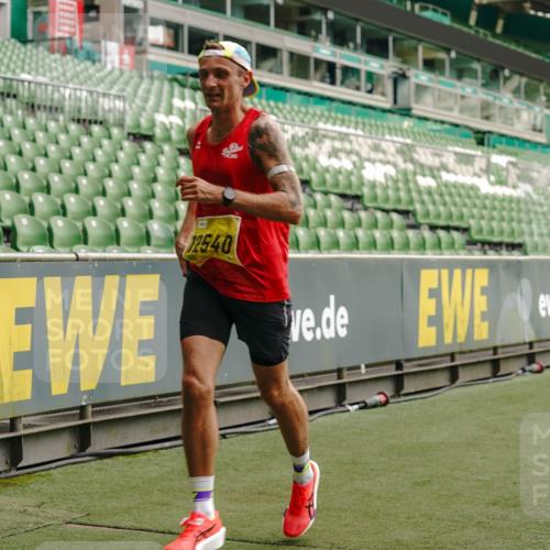 13.09.2026 - 21. swb-Marathon Bremen Michael Burmester http://msf.ph/oto/10428952 13.09.2026 10:20:01 Laufen im Stadion 10261, 10262, 10366, 10475, 10818, 10994, 11067, 11068, 11176, 11197, 11418, 11481, 11512, 11652, 11964, 12289, 12324, 12358, 12413, 12540, 13505, 13514, 13530, 13534, 13540, 13541, 13550, 13558, 13560, 13564, 13573, 13581, 13583, 13588, 13590, 13599, 13601, 13605, 13610, 13618, 13619, 13622, 13632, 13633, 13637, 13638, 13639, 10597, 12272, 13501, 13510, 13515, 13517, 13522, 13542, 13547, 13567, 13579, 13623, 13627, 13635 meine-sportfotos.de