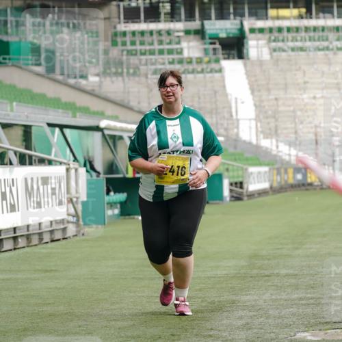 13.09.2026 - 21. swb-Marathon Bremen Michael Burmester http://msf.ph/oto/10428954 13.09.2026 10:56:13 Laufen im Stadion 10317, 10387, 10967, 11017, 11025, 11161, 11341, 11444, 11538, 12416, 12546 meine-sportfotos.de