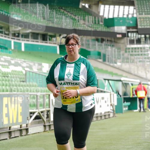 13.09.2026 - 21. swb-Marathon Bremen Michael Burmester http://msf.ph/oto/10428968 13.09.2026 10:56:16 Laufen im Stadion 10317, 10387, 10967, 11017, 11025, 11161, 11341, 11444, 11538, 12416, 12546 meine-sportfotos.de