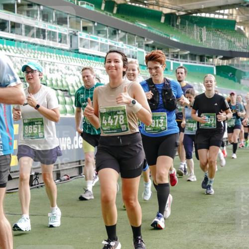 13.09.2026 - 21. swb-Marathon Bremen Michael Burmester http://msf.ph/oto/10429003 13.09.2026 13:26:46 Laufen im Stadion 186, 202, 357, 364, 390, 530, 543, 597, 645, 833, 966, 1077, 1283, 1410, 1412, 1443, 1459, 1473, 1487, 1530, 1608, 1618, 1700, 1744, 1769, 1828, 1953, 1961, 2058, 2273, 2298, 2308, 2309, 2382, 2384, 2388, 2404, 2428, 2507, 2508, 2542, 2558, 2576, 2582, 2591, 2592, 2656, 2675, 2725, 2748, 2762, 2817, 2875, 2878, 2923, 2965, 2970, 2981, 3045, 3047, 3050, 3062, 3073, 3084, 3097, 3172, 3184, 3219, 3359, 3433, 3540, 3592, 3629, 3756, 3907, 3978 meine-sportfotos.de