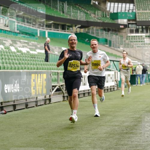 13.09.2026 - 21. swb-Marathon Bremen Michael Burmester http://msf.ph/oto/10429005 13.09.2026 10:20:12 Laufen im Stadion 10261, 10262, 10366, 10475, 10818, 10961, 10994, 11067, 11068, 11176, 11197, 11418, 11481, 11512, 11652, 11964, 12289, 12324, 12358, 12413, 12540, 13505, 13514, 13530, 13534, 13540, 13541, 13550, 13558, 13560, 13581, 13583, 13588, 13590, 13599, 13601, 13605, 13610, 13618, 13619, 13622, 13633, 13637, 13638, 10597, 12272, 13501, 13510, 13515, 13517, 13522, 13542, 13547, 13561, 13567, 13579, 13623, 13635 meine-sportfotos.de
