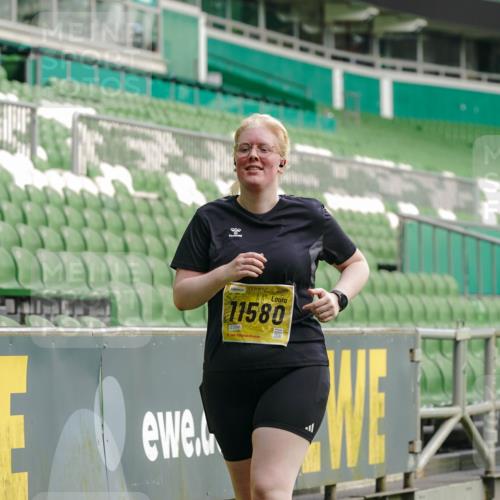 13.09.2026 - 21. swb-Marathon Bremen Michael Burmester http://msf.ph/oto/10429010 13.09.2026 11:05:54 Laufen im Stadion 11523, 11580, 12562 meine-sportfotos.de