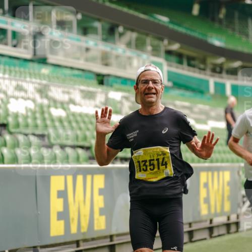 13.09.2026 - 21. swb-Marathon Bremen Michael Burmester http://msf.ph/oto/10429044 13.09.2026 10:20:13 Laufen im Stadion 10261, 10262, 10366, 10475, 10818, 10961, 10994, 11067, 11068, 11176, 11197, 11418, 11481, 11512, 11652, 11964, 12289, 12324, 12358, 12413, 12540, 13505, 13514, 13530, 13534, 13540, 13541, 13550, 13558, 13560, 13581, 13583, 13588, 13590, 13599, 13601, 13605, 13610, 13618, 13619, 13622, 13633, 13637, 10597, 12272, 13501, 13510, 13515, 13517, 13522, 13542, 13547, 13561, 13567, 13579, 13623, 13635 meine-sportfotos.de