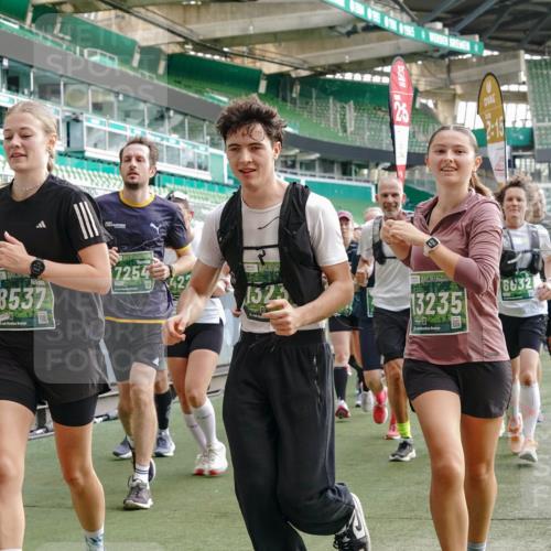 13.09.2026 - 21. swb-Marathon Bremen Michael Burmester http://msf.ph/oto/10429051 13.09.2026 13:26:48 Laufen im Stadion 186, 202, 357, 364, 390, 530, 543, 597, 645, 833, 966, 1077, 1283, 1410, 1412, 1443, 1459, 1473, 1487, 1530, 1608, 1618, 1700, 1744, 1769, 1828, 1953, 1961, 2058, 2273, 2298, 2308, 2309, 2382, 2384, 2388, 2404, 2428, 2507, 2508, 2542, 2558, 2576, 2582, 2592, 2656, 2675, 2725, 2748, 2762, 2817, 2875, 2876, 2923, 2965, 2970, 2981, 3045, 3047, 3050, 3062, 3073, 3084, 3097, 3172, 3184, 3219, 3359, 3433, 3540, 3592, 3629, 3756, 3907, 3978 meine-sportfotos.de