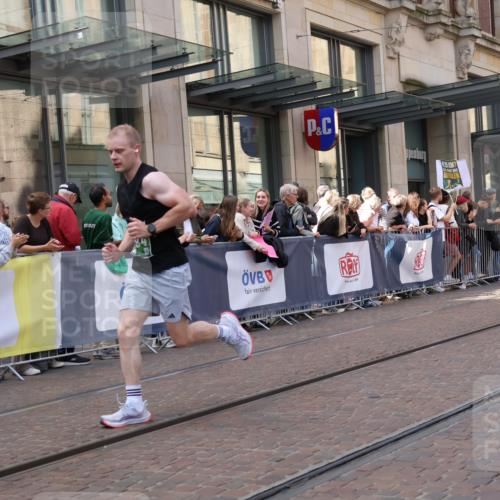 13.09.2026 - 21. swb-Marathon Bremen Strokosch-Dieckow http://msf.ph/oto/10429052 13.09.2026 13:08:48 Ziel 1241, 1925, 2287, 2291, 2909, 4384, 4898, 5383, 5517, 5636, 5696, 6906, 7262, 8120, 8830, 9904, 9911, 10044, 715, 3110, 3276, 3330, 4033, 4082, 4888, 5377, 5424, 6842, 6906, 7064, 7121, 8555, 9084, 9240, 9411, 9702, 9867, 9906 meine-sportfotos.de