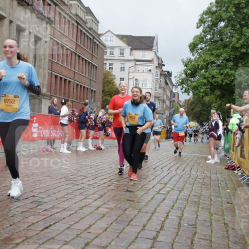 13.09.2026 - Kiel Lauf Yannick Fuchs http://msf.ph/oto/10429064 13.09.2026 11:09:33 Ziel 2784, 5528, 7111, 7310, 8922, 607, 1569, 1934, 3022, 3752, 4526, 6028, 7681, 8637, 8933, 8979, 9112, 9752, 9995, 10184, 10253, 10262, 10263, 10268, 10813, 11889, 12238, 12532, 508, 1074, 2992, 5843, 5867, 7683, 7826, 10352, 10423, 11208, 11428, 11429, 1226, 1569, 3022, 4526, 9752, 10813, 11674, 12334 meine-sportfotos.de
