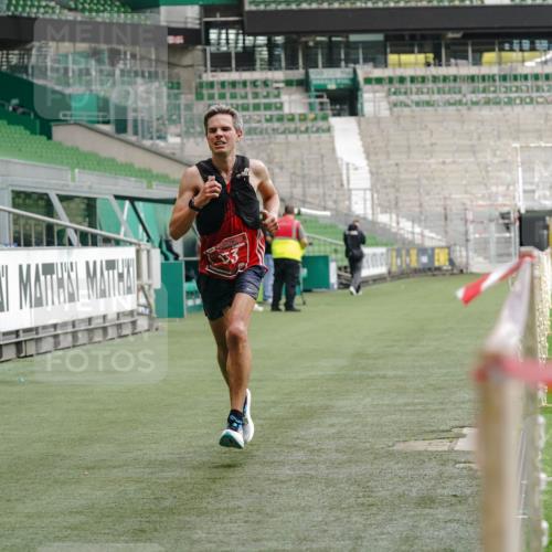13.09.2026 - 21. swb-Marathon Bremen Michael Burmester http://msf.ph/oto/10429144 13.09.2026 11:54:29 Laufen im Stadion 133 meine-sportfotos.de
