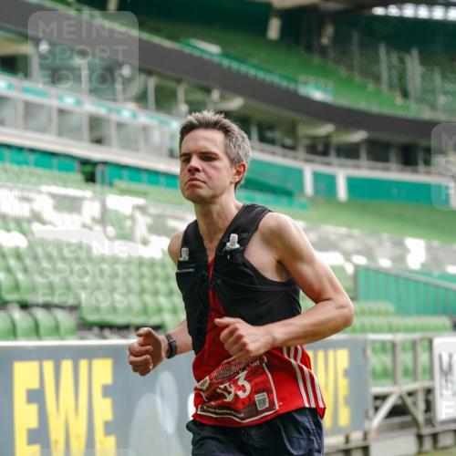 13.09.2026 - 21. swb-Marathon Bremen Michael Burmester http://msf.ph/oto/10429165 13.09.2026 11:54:31 Laufen im Stadion 133 meine-sportfotos.de