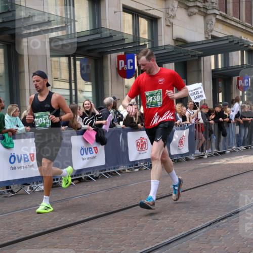 13.09.2026 - 21. swb-Marathon Bremen Strokosch-Dieckow http://msf.ph/oto/10429204 13.09.2026 13:08:55 Ziel 1034, 1241, 2287, 2291, 2909, 3197, 4384, 4895, 4898, 5383, 7262, 8120, 8759, 8830, 9789, 9866, 9904, 10044, 715, 1925, 3110, 3276, 3330, 4033, 5377, 5517, 5636, 5696, 6842, 6906, 7064, 7121, 8555, 9240, 9411, 9702, 9867, 9906, 9911 meine-sportfotos.de