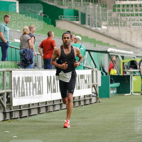 13.09.2026 - 21. swb-Marathon Bremen Michael Burmester http://msf.ph/oto/10429211 13.09.2026 12:01:25 Laufen im Stadion 1956 meine-sportfotos.de