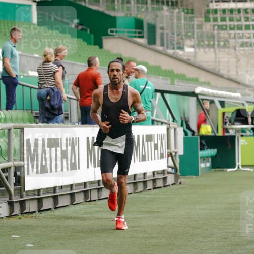13.09.2026 - 21. swb-Marathon Bremen Michael Burmester http://msf.ph/oto/10429216 13.09.2026 12:01:25 Laufen im Stadion 1956 meine-sportfotos.de