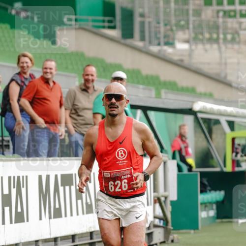 13.09.2026 - 21. swb-Marathon Bremen Michael Burmester http://msf.ph/oto/10429285 13.09.2026 12:03:20 Laufen im Stadion 626 meine-sportfotos.de