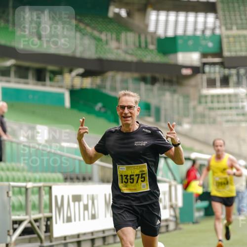 13.09.2026 - 21. swb-Marathon Bremen Michael Burmester http://msf.ph/oto/10429340 13.09.2026 10:20:40 Laufen im Stadion 10261, 10262, 10366, 10475, 10818, 10961, 10994, 11067, 11068, 11142, 11176, 11197, 11418, 11512, 11964, 12289, 12324, 12358, 12413, 12456, 12513, 12540, 13505, 13514, 13530, 13540, 13541, 13548, 13558, 13560, 13575, 13583, 13588, 13590, 13601, 13605, 13606, 13610, 13619, 13633, 13637, 10597, 12272, 12458, 13501, 13504, 13510, 13515, 13517, 13522, 13542, 13547, 13561, 13567, 13579, 13623, 13635 meine-sportfotos.de