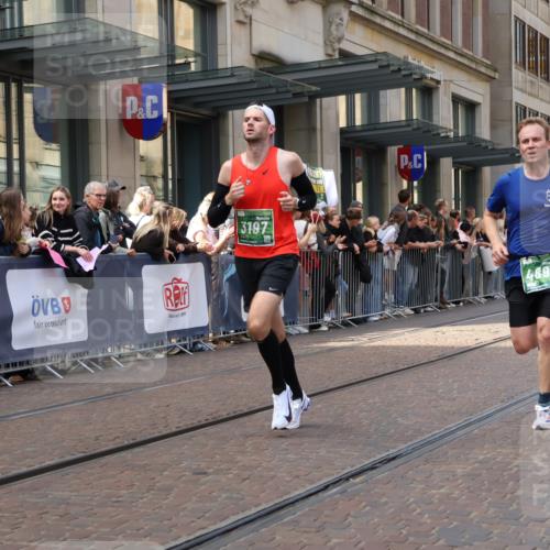 13.09.2026 - 21. swb-Marathon Bremen Strokosch-Dieckow http://msf.ph/oto/10429358 13.09.2026 13:09:07 Ziel 1034, 1241, 3197, 4473, 4895, 5111, 6652, 8759, 9789, 9866, 9904, 1925, 2287, 2291, 2909, 3110, 3330, 4384, 4898, 5383, 5517, 5636, 5696, 6906, 7262, 8120, 8830, 9240, 9867, 9906, 9911, 10044 meine-sportfotos.de