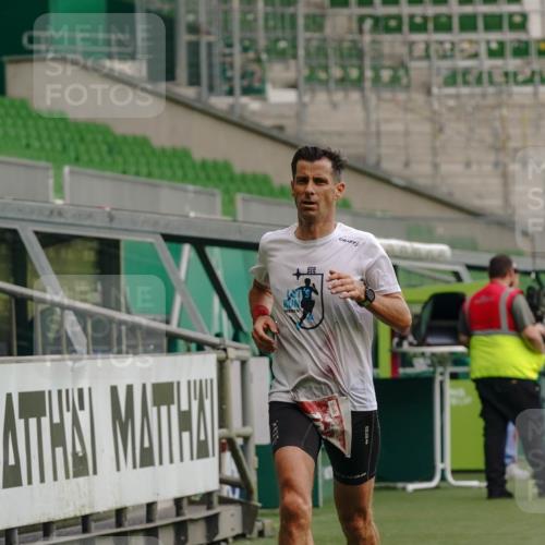 13.09.2026 - 21. swb-Marathon Bremen Michael Burmester http://msf.ph/oto/10429380 13.09.2026 12:05:36 Laufen im Stadion 176, 207, 1231, 1681, 1956 meine-sportfotos.de