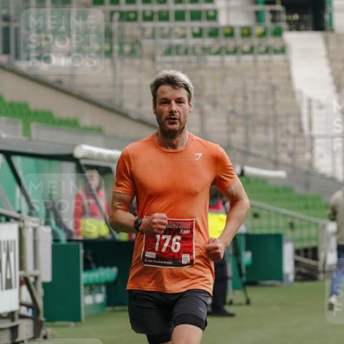 13.09.2026 - 21. swb-Marathon Bremen Michael Burmester http://msf.ph/oto/10429410 13.09.2026 12:05:40 Laufen im Stadion 176, 207, 1231, 1681, 1956 meine-sportfotos.de