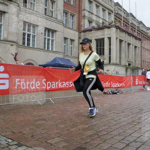 13.09.2026 - Kiel Lauf Yannick Fuchs http://msf.ph/oto/10429515 13.09.2026 11:10:34 Ziel 586, 678, 1334, 2134, 2175, 2176, 2177, 3245, 3716, 6476, 9206, 9406, 9916, 10101, 10704, 11060, 11576, 585, 1937, 2630, 3086, 3227, 4063, 5371, 9102, 9168, 9254, 9665, 10154, 11013, 11884, 12008, 12016, 12178, 12698, 1523, 5920, 6409, 6670, 7930, 8491, 10090, 10380, 10550, 11600, 2337, 6908, 9665, 9967, 11013, 11428, 11429, 11884 meine-sportfotos.de