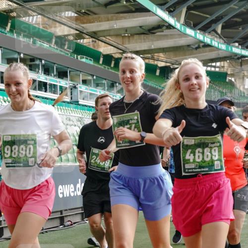 13.09.2026 - 21. swb-Marathon Bremen Michael Burmester http://msf.ph/oto/10429528 13.09.2026 13:27:09 Laufen im Stadion 186, 202, 357, 364, 390, 530, 597, 645, 726, 833, 888, 1077, 1283, 1412, 1473, 1487, 1530, 1608, 1618, 1700, 1744, 1769, 1828, 1961, 1984, 2236, 2273, 2309, 2382, 2384, 2388, 2404, 2428, 2502, 2507, 2508, 2542, 2558, 2576, 2582, 2592, 2656, 2675, 2725, 2748, 2817, 2875, 2876, 2923, 2965, 2970, 3045, 3047, 3050, 3062, 3073, 3084, 3097, 3172, 3184, 3219, 3359, 3433, 3540, 3592, 3629, 3756, 3885, 3907, 3978, 4457, 4660 meine-sportfotos.de
