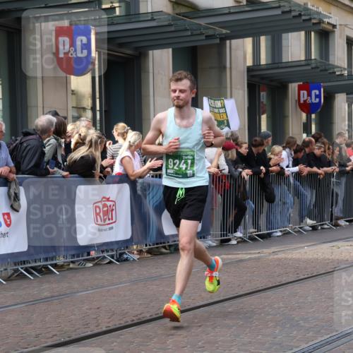 13.09.2026 - 21. swb-Marathon Bremen Strokosch-Dieckow http://msf.ph/oto/10429617 13.09.2026 13:09:29 Ziel 195, 567, 1723, 1975, 2750, 4473, 4782, 8835, 9241, 9277, 9804, 1034, 1241, 2909, 3197, 4895, 4898, 5111, 5383, 6652, 8759, 9789, 9866, 9904, 10044 meine-sportfotos.de
