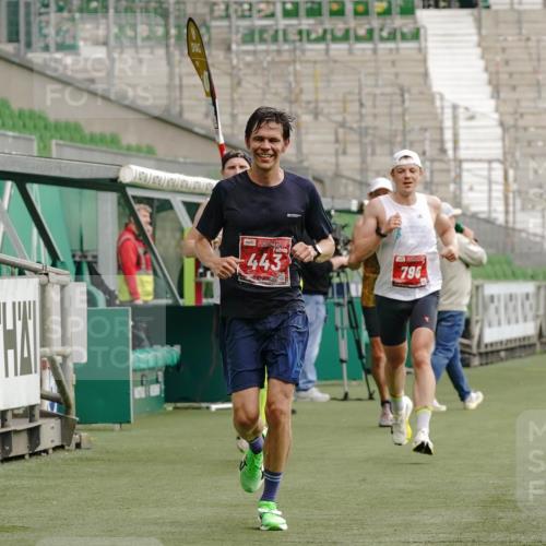 13.09.2026 - 21. swb-Marathon Bremen Michael Burmester http://msf.ph/oto/10429632 13.09.2026 12:12:14 Laufen im Stadion 317, 443, 614, 796, 1651, 692 meine-sportfotos.de