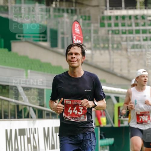 13.09.2026 - 21. swb-Marathon Bremen Michael Burmester http://msf.ph/oto/10429653 13.09.2026 12:12:17 Laufen im Stadion 317, 443, 614, 796, 1651, 692 meine-sportfotos.de