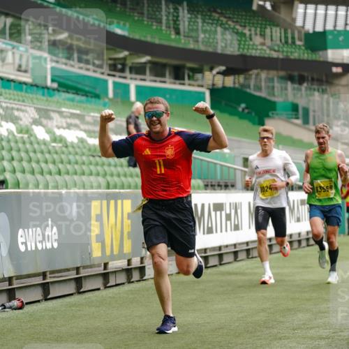 13.09.2026 - 21. swb-Marathon Bremen Michael Burmester http://msf.ph/oto/10429687 13.09.2026 10:20:56 Laufen im Stadion 10244, 10261, 10262, 10818, 10961, 10994, 11067, 11068, 11142, 11176, 11197, 11418, 11512, 11964, 12289, 12324, 12358, 12413, 12456, 12513, 12520, 12540, 13505, 13514, 13540, 13548, 13558, 13560, 13568, 13575, 13583, 13588, 13590, 13601, 13605, 13606, 13608, 13610, 13619, 13633, 13637, 10597, 12272, 12457, 12458, 13501, 13504, 13510, 13515, 13517, 13522, 13542, 13547, 13554, 13561, 13567, 13579, 13623, 13635 meine-sportfotos.de