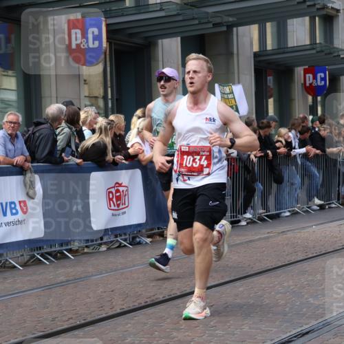 13.09.2026 - 21. swb-Marathon Bremen Strokosch-Dieckow http://msf.ph/oto/10429700 13.09.2026 13:09:35 Ziel 195, 538, 567, 623, 1723, 1975, 2020, 2750, 4781, 4782, 5627, 8835, 9241, 9277, 9804, 9817, 1034, 1241, 3197, 4473, 4782, 4895, 5111, 6652, 8759, 9789, 9866, 9904 meine-sportfotos.de